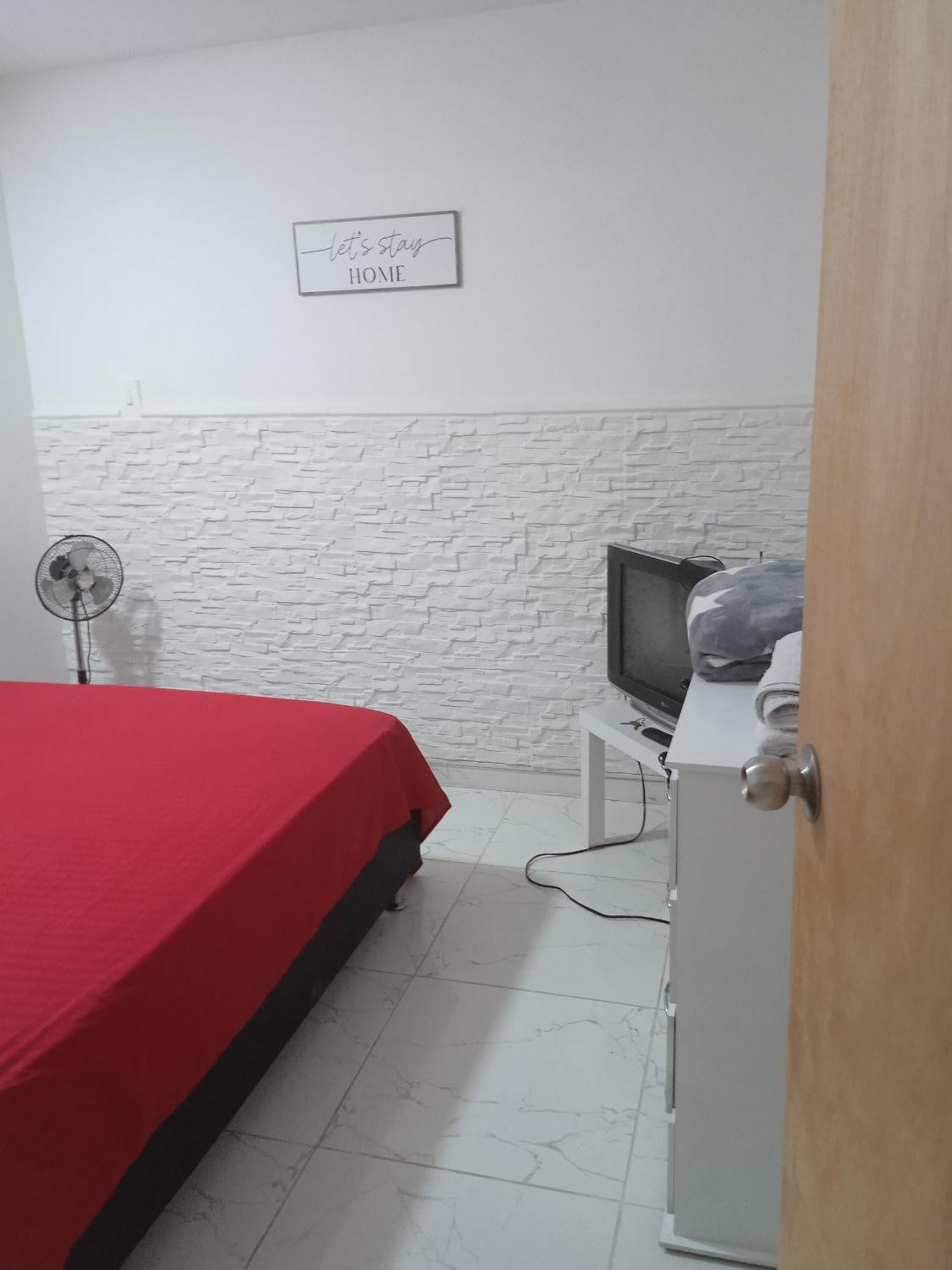 מדיין Hostal Campo Amor מראה חיצוני תמונה
